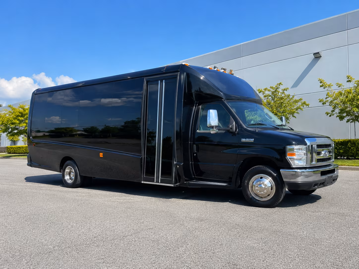 Fort Worth Birthday, Sweet 16, & Quinceañera Transportation onboard seating