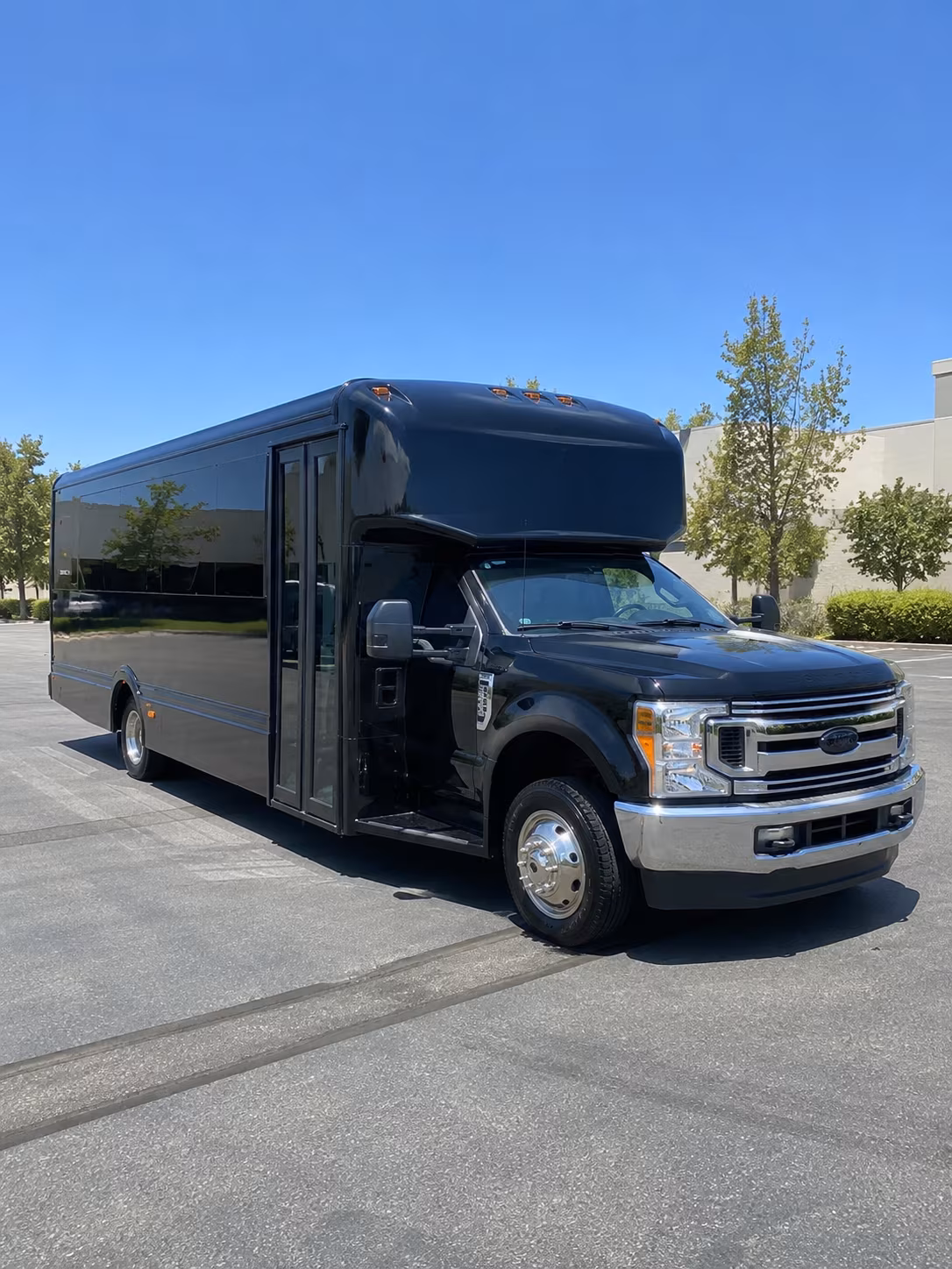 Fort Worth Birthday, Sweet 16, & Quinceañera Transportation party bus exterior