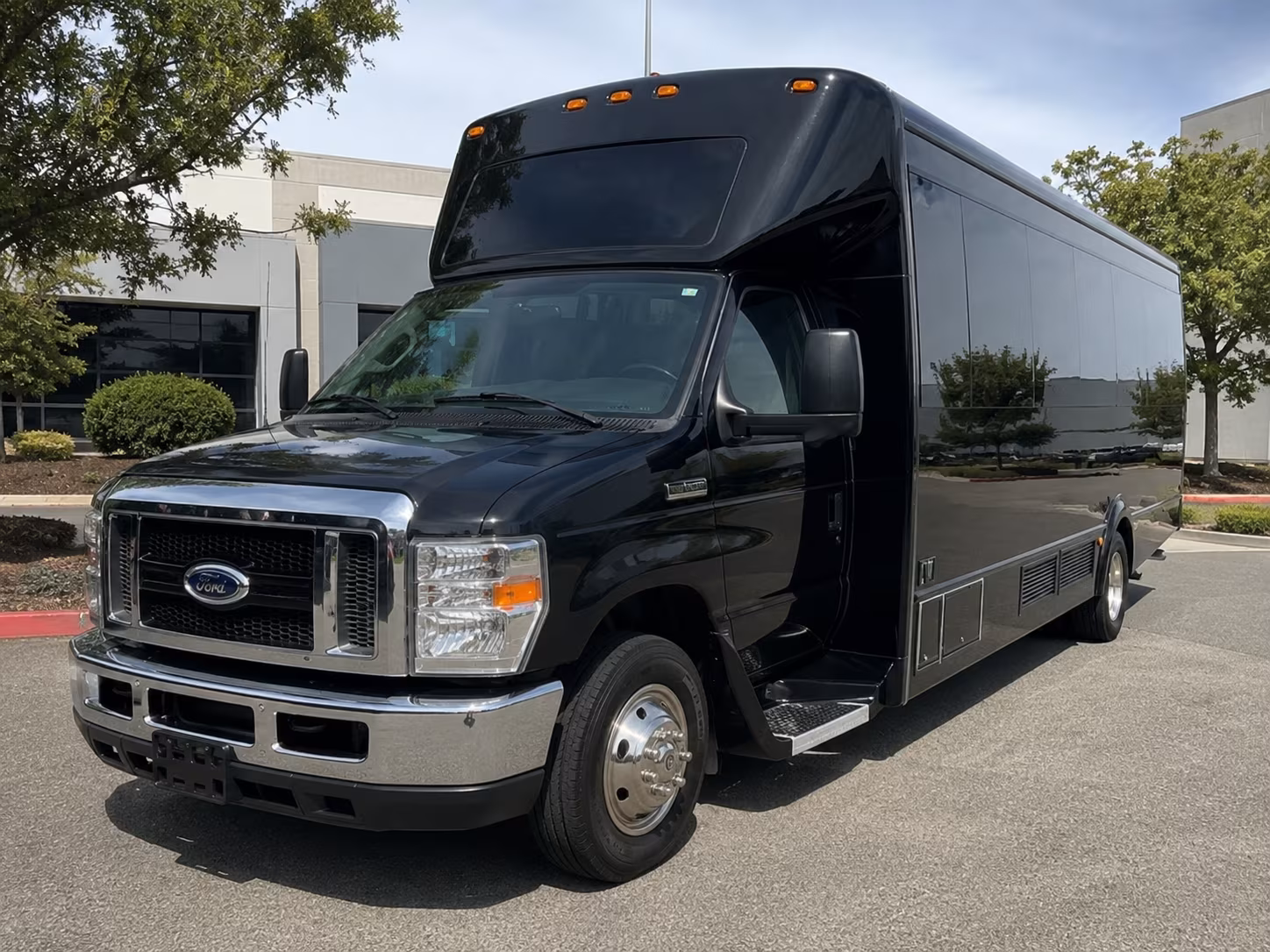 Fort Worth Wedding Transportation party bus exterior