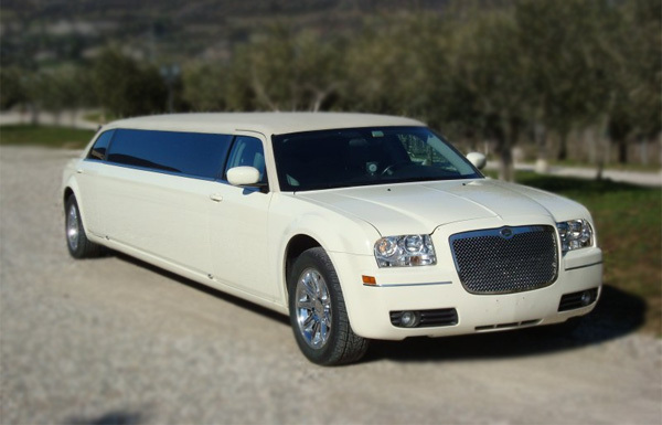 Fort Worth White Chrysler Limo